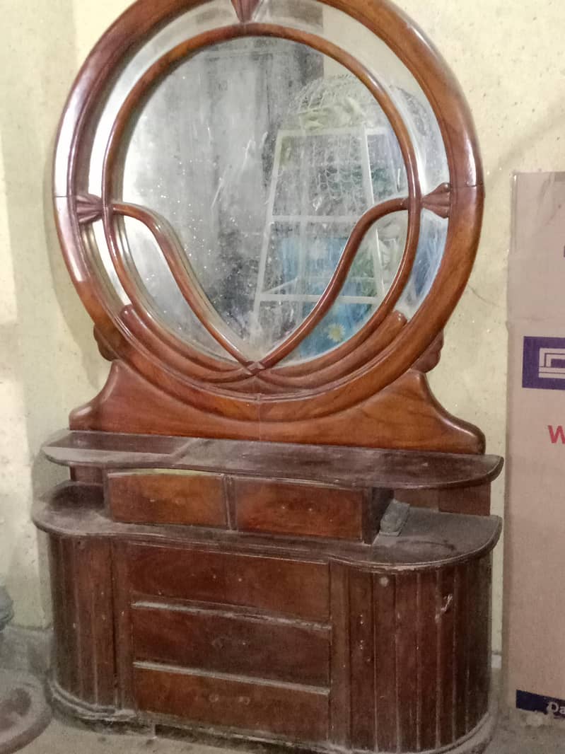 dressing table with show case 0