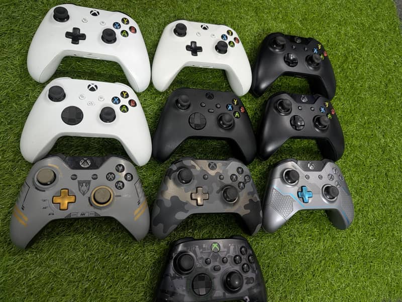 Xbox original controllers - Gaming Consoles - 1113396991