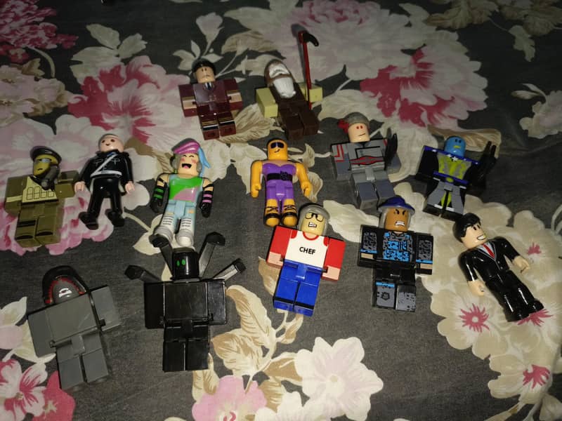 Roblox figures 1