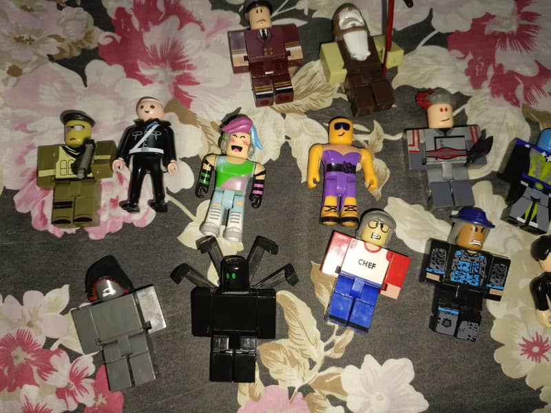 Roblox figures 2