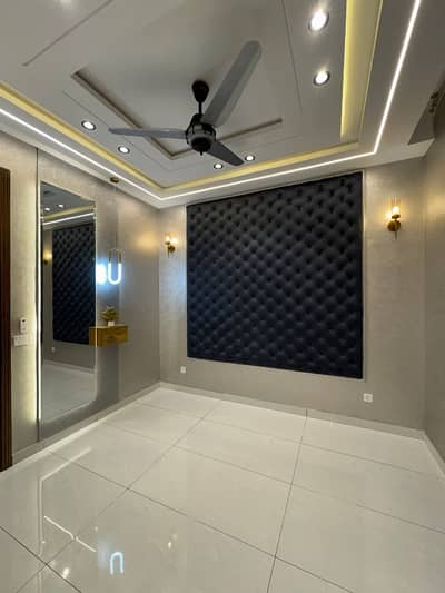 BRAND NEW 3 BED DD 1800 SQ Feet LUXURY FLAT WITH LIFT CAR PARKING STAND BY GENERATOR