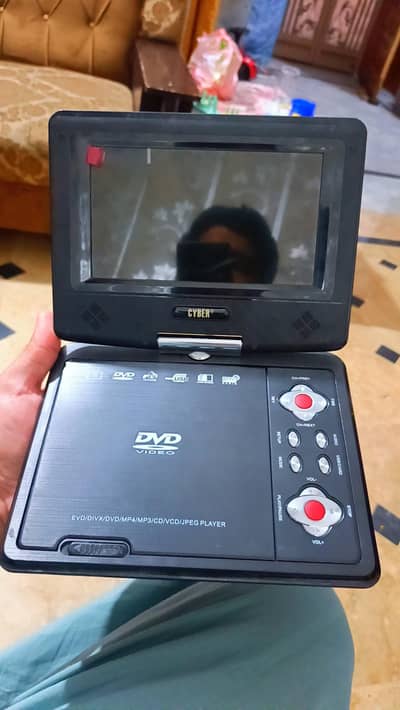 Portable Dvd Player/TV/Radio/Gaming