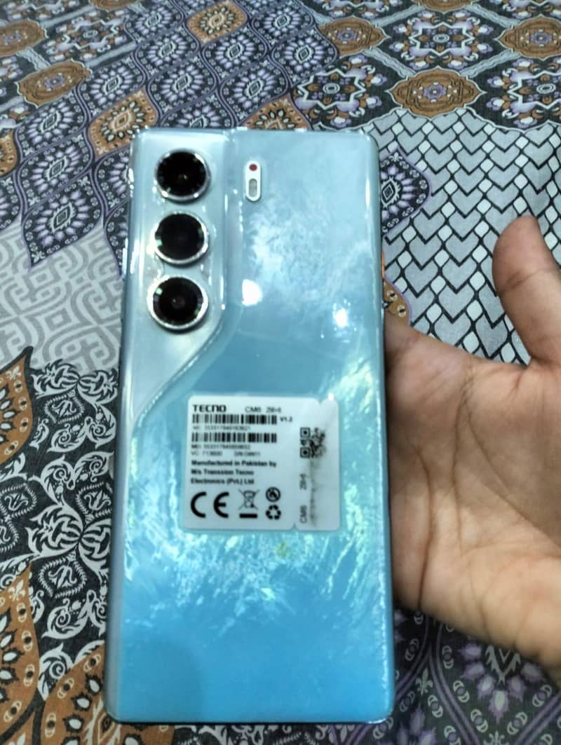 Tecno camon 40 pro 0