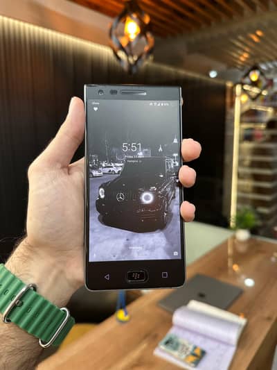 blackberry Motion
