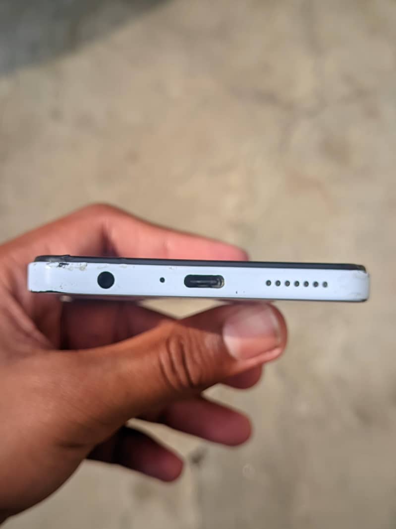 Tecno 4