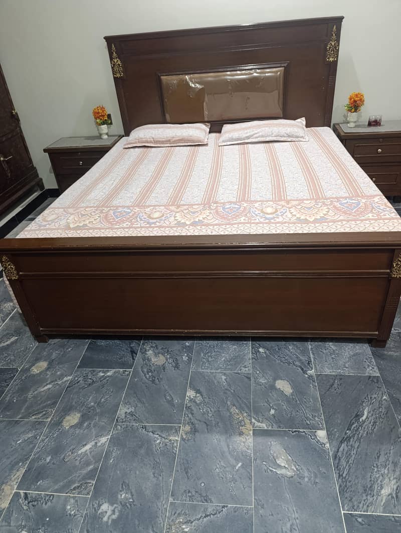 King size bed 1