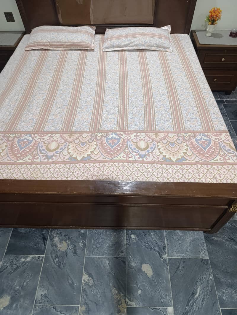 King size bed 2