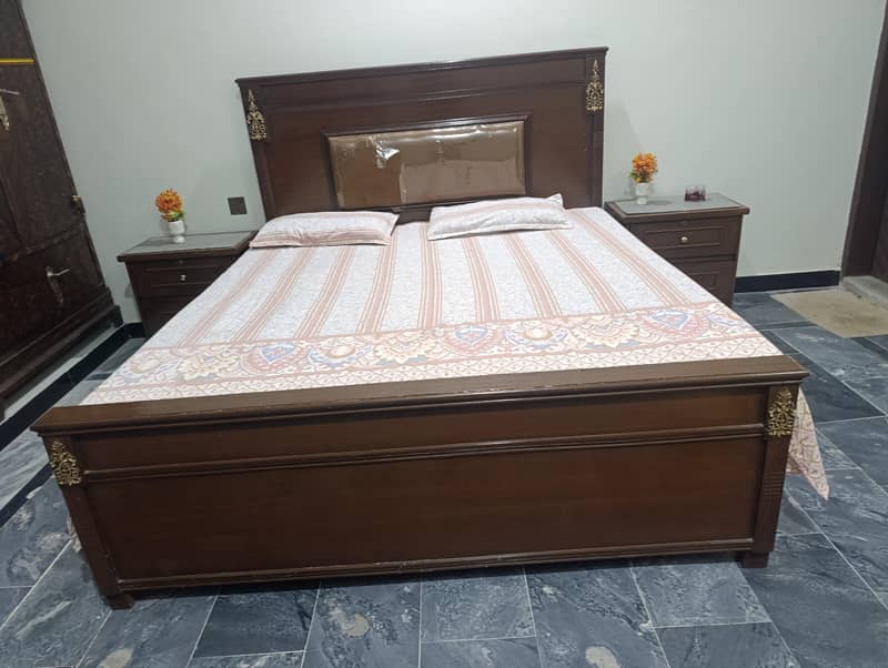 King size bed 4