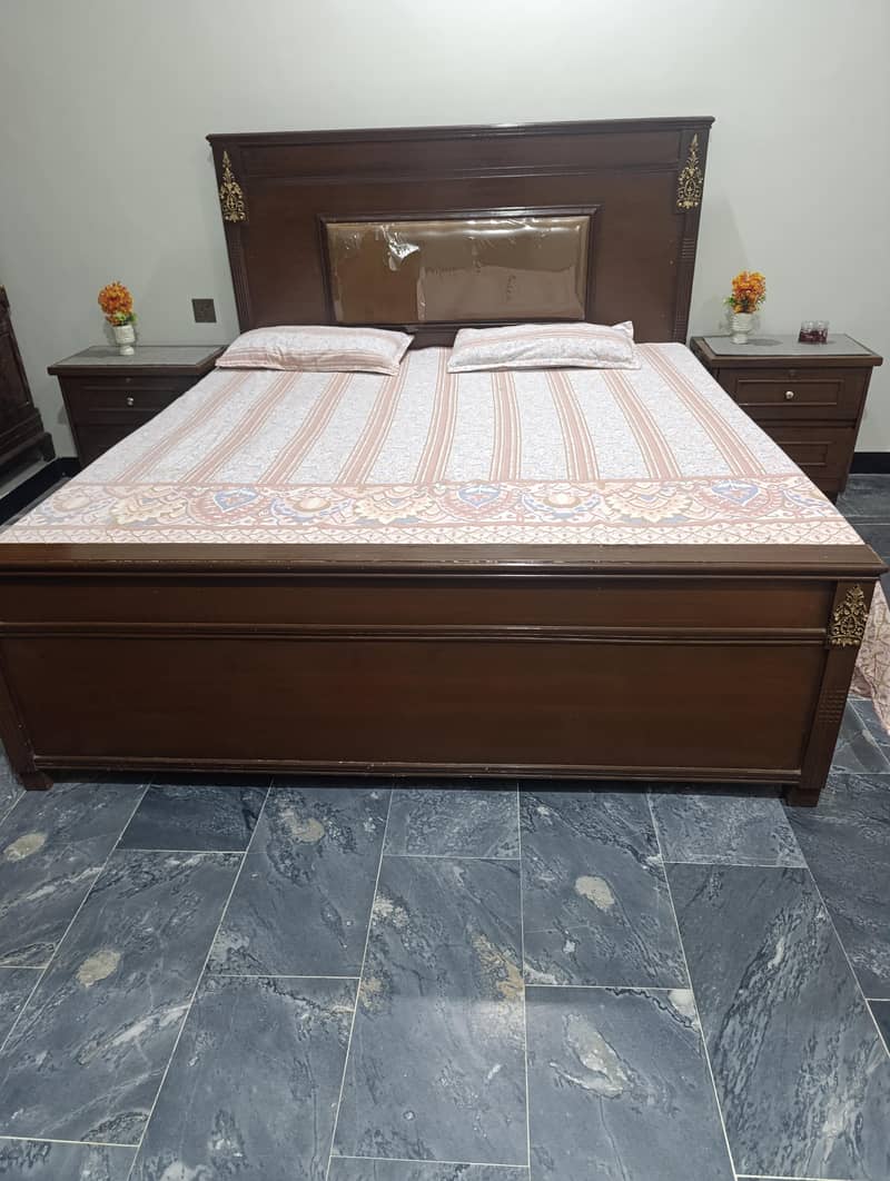 King size bed 6