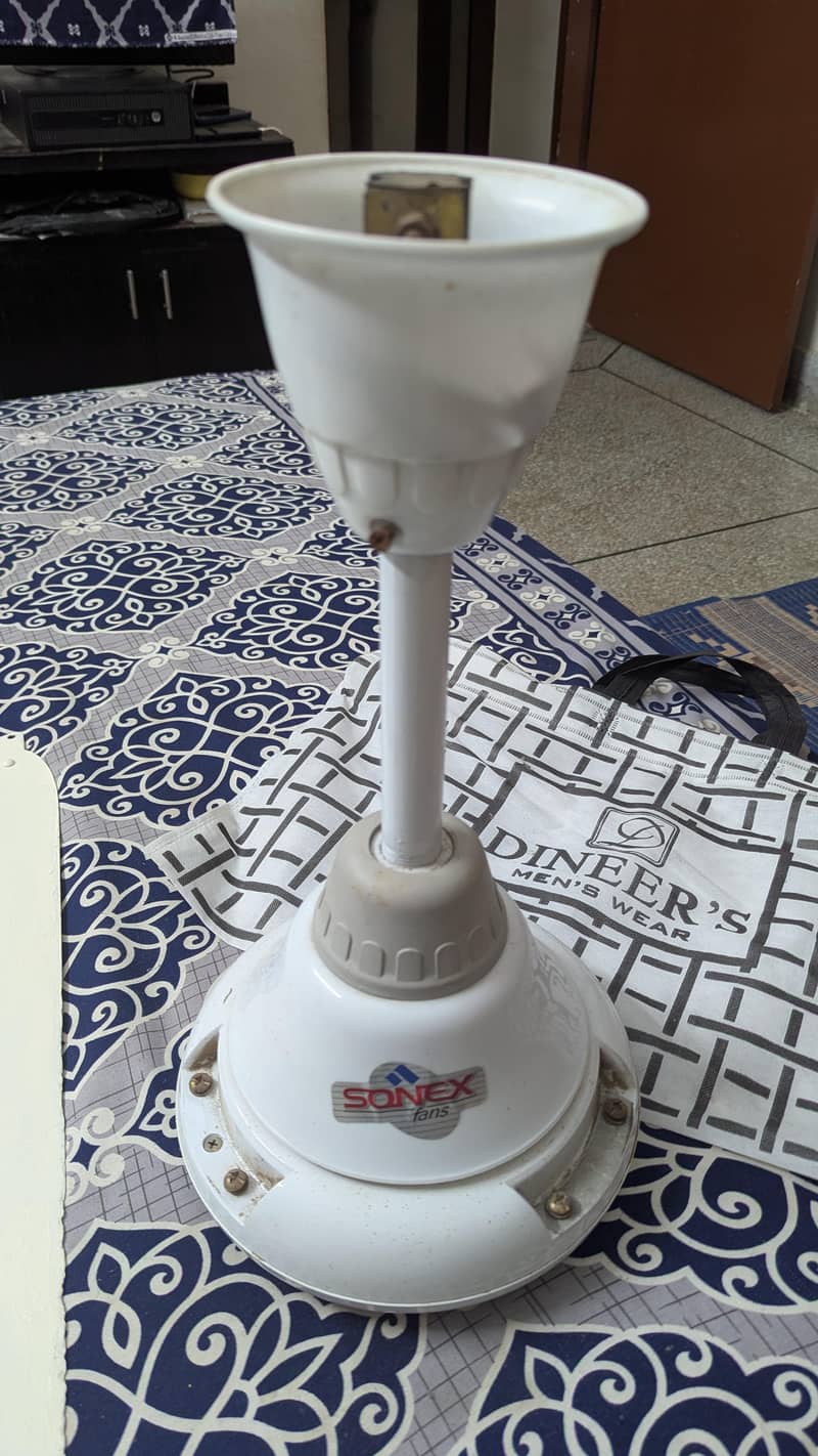 Ceiling fan 0