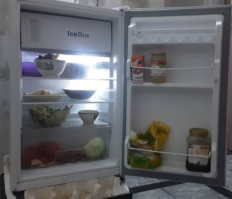 چھوٹی فریج 1