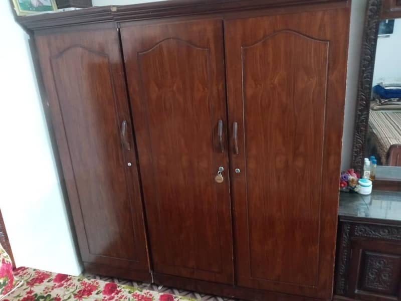 wardrob 0