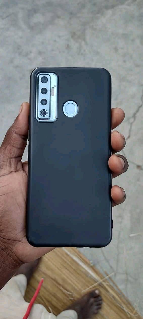 Tecno camon 17 0