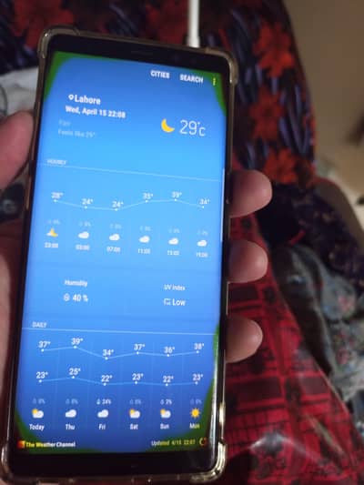 Sam sung note 8 sale  4  64 with charger