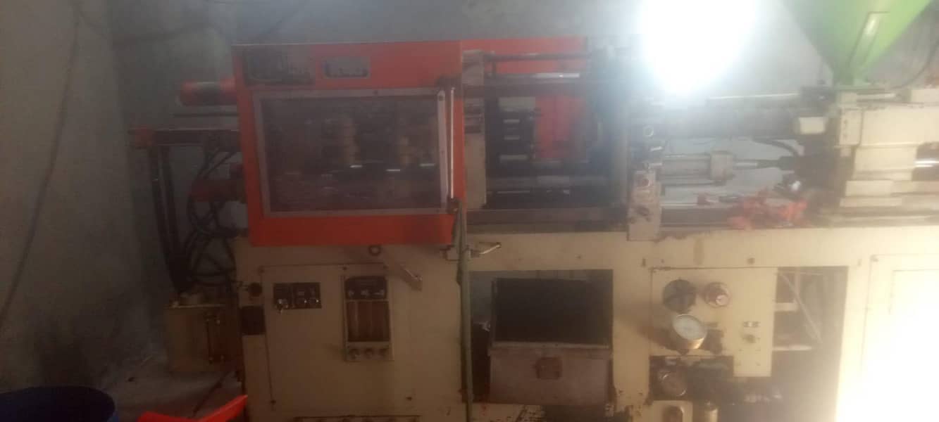 jection molding machine 1