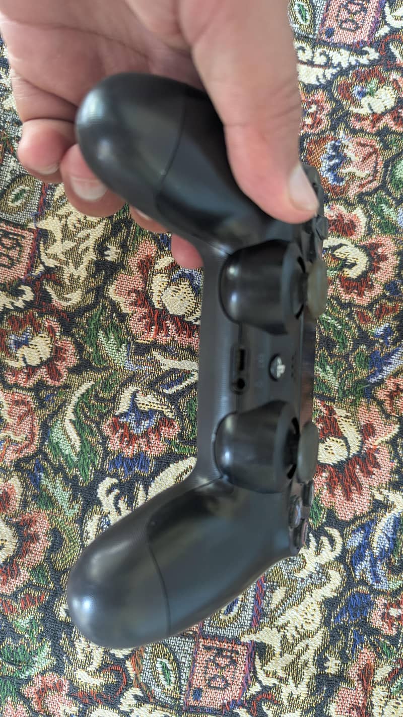 PS4 CONTROLLER ORIGINAL 6