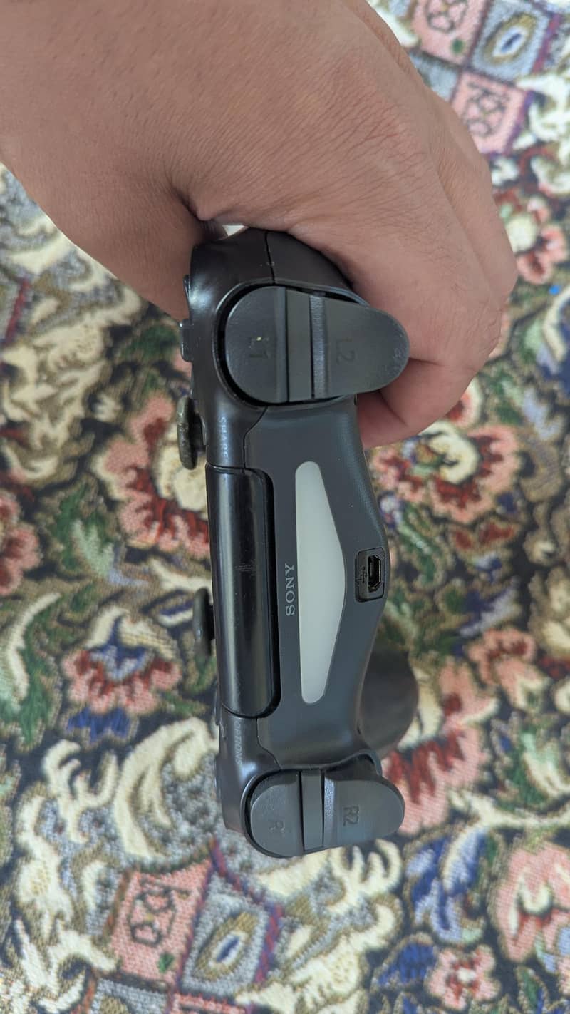 PS4 CONTROLLER ORIGINAL 9