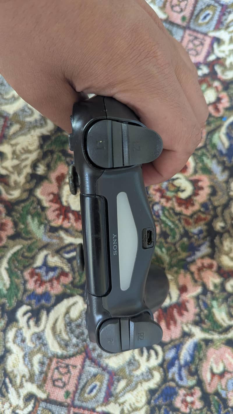 PS4 CONTROLLER ORIGINAL 11