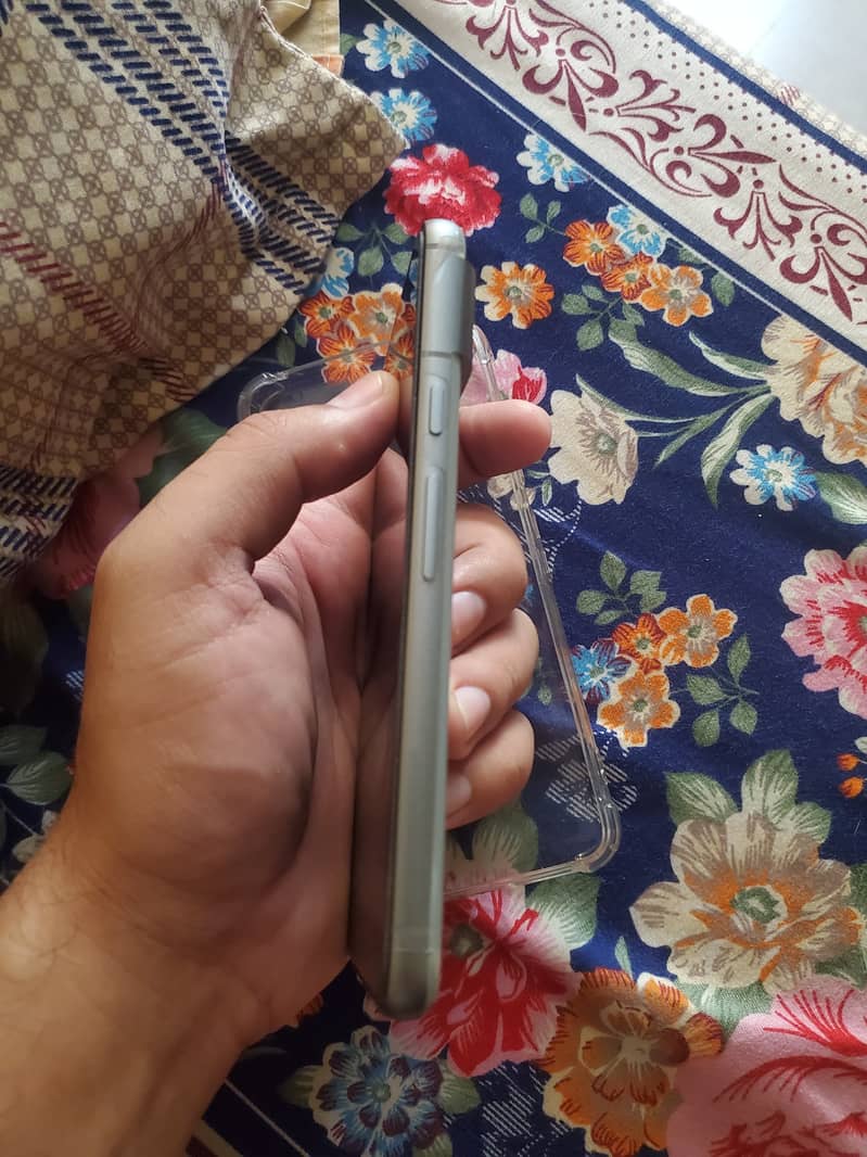Google Pixel 8 3