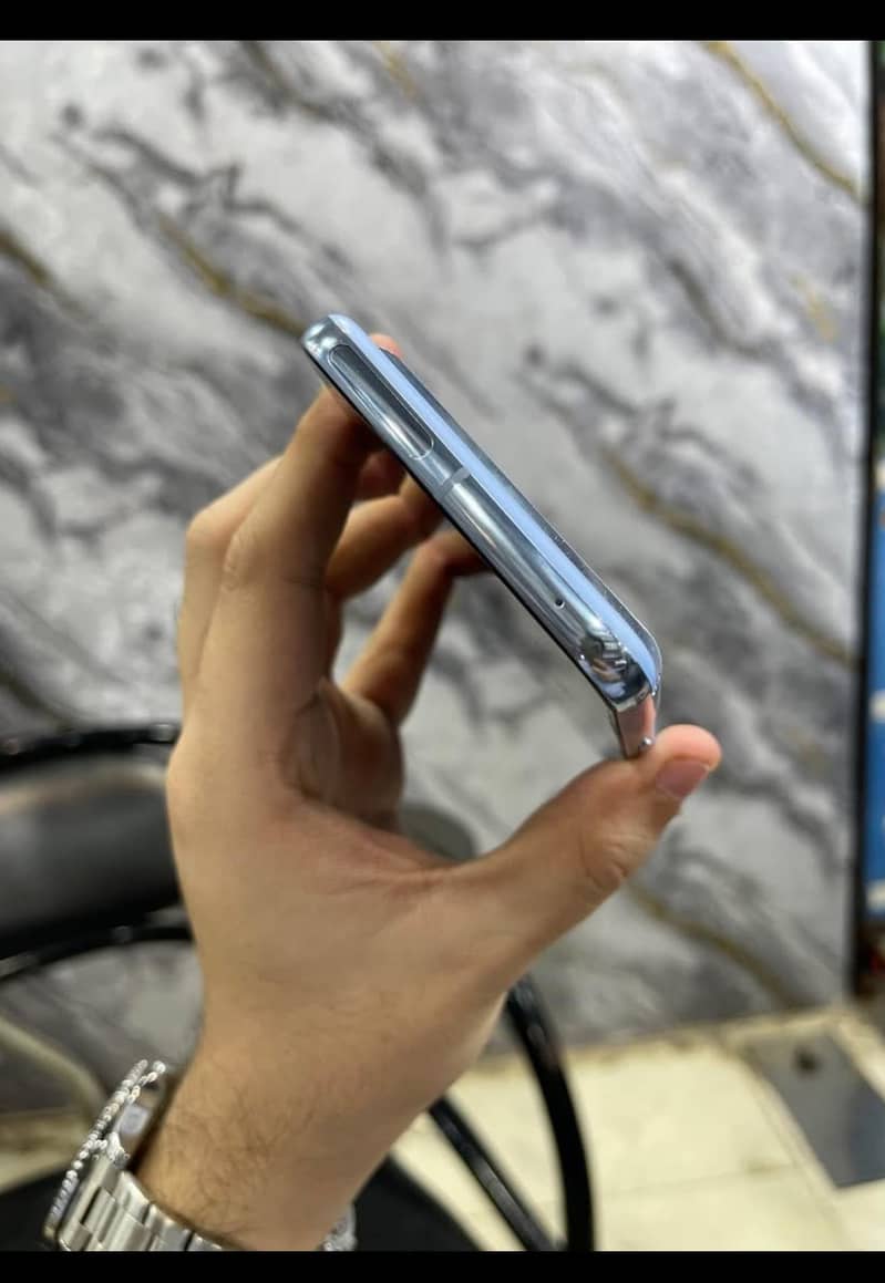 GOOGLE PIXEL 8 PRO 3