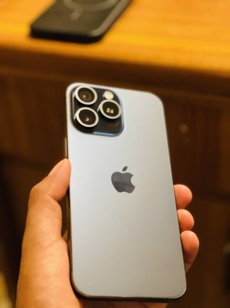 iPhone 15 pro max 5