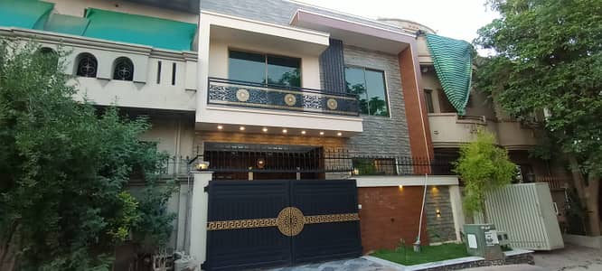 Size 25x40 Brand New House For Sale In G-13
