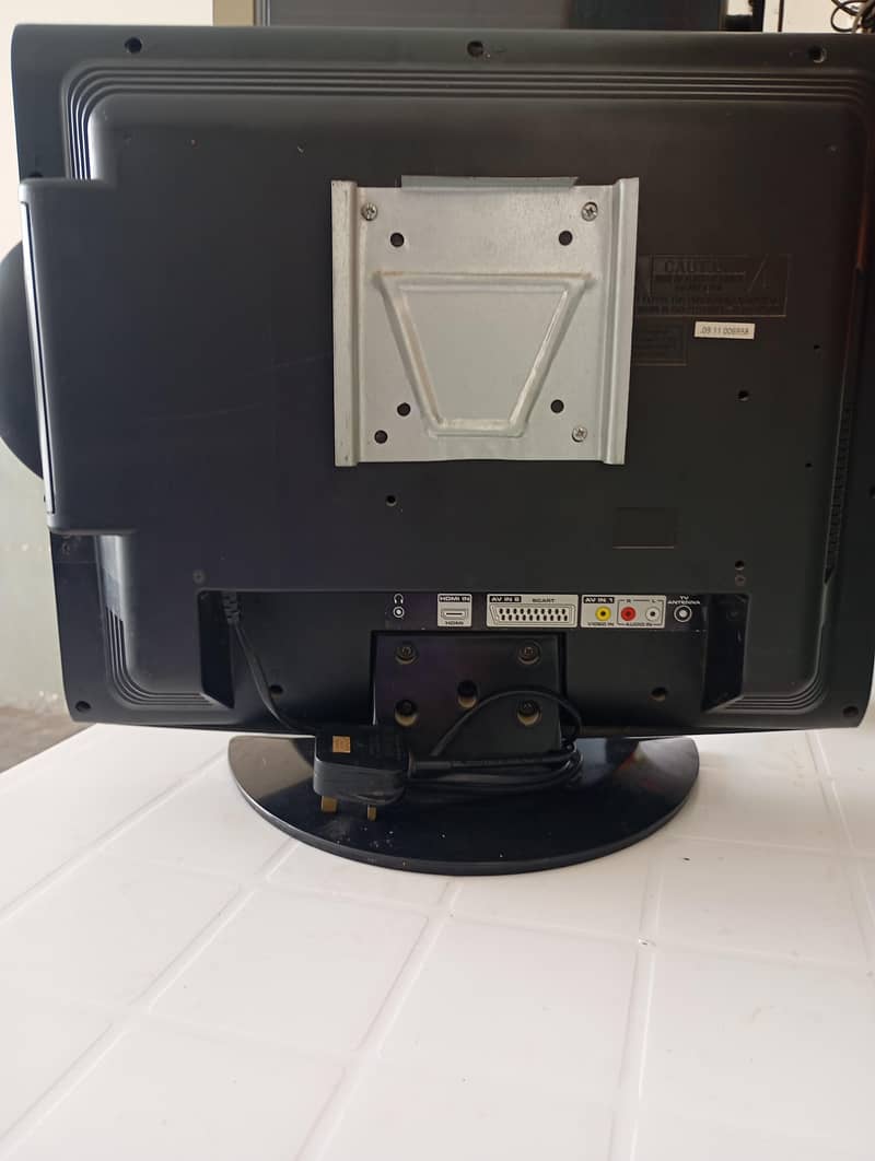 Simple TV + CD player 2