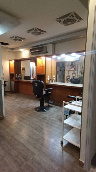 Salon & Spa - Fully Furnished for Rent