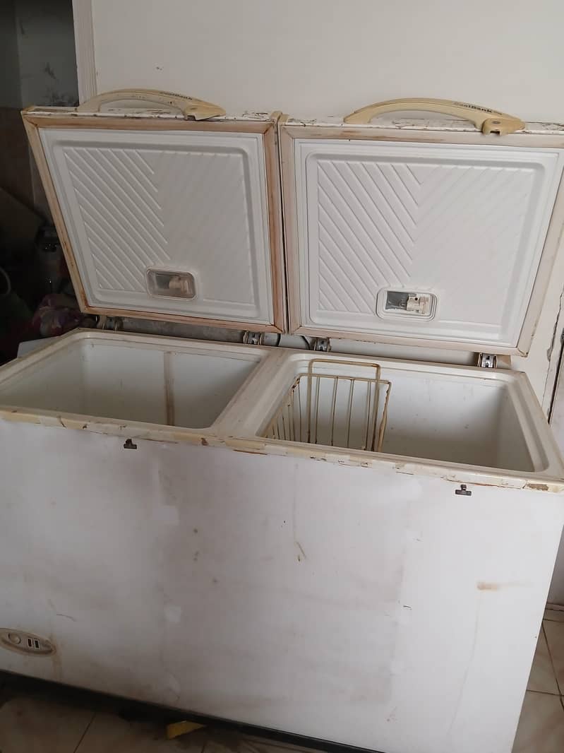 waves double Door freezer 4