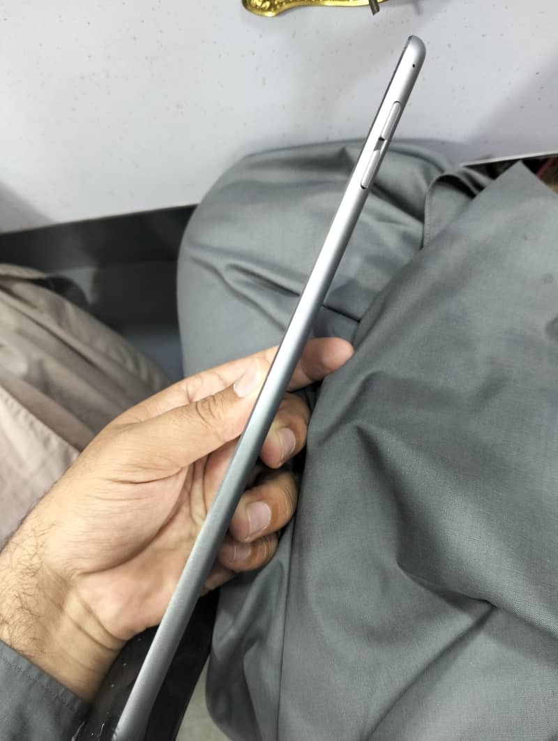 iphone mini 4 Tablet 3