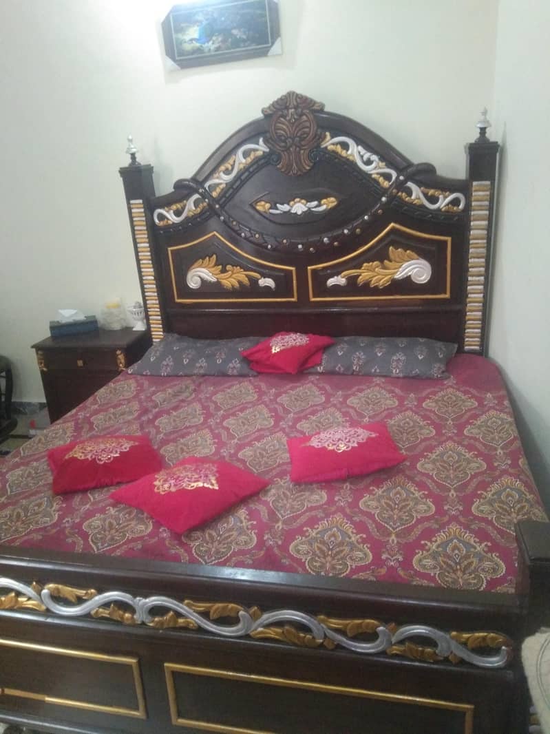bed side tabel 0