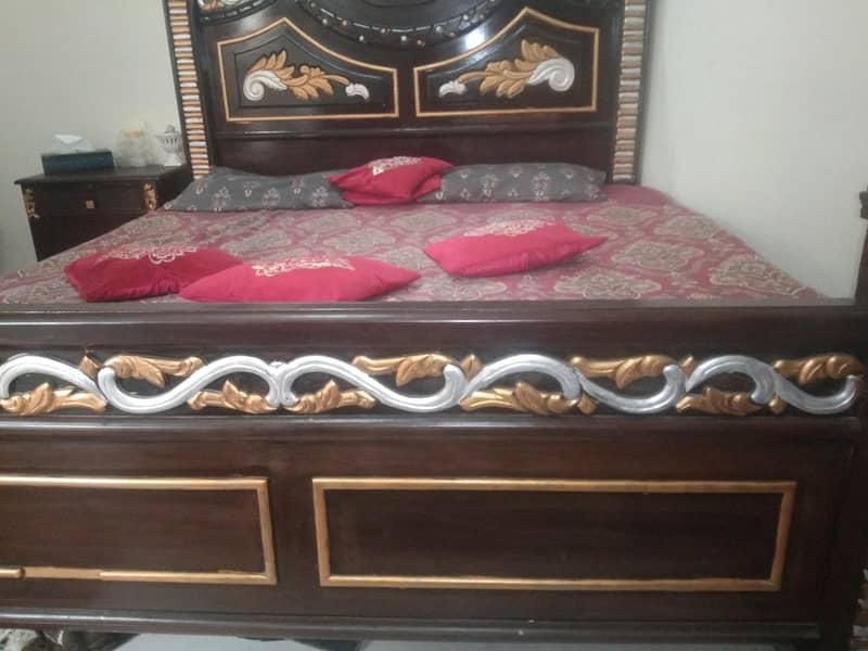 bed side tabel 4