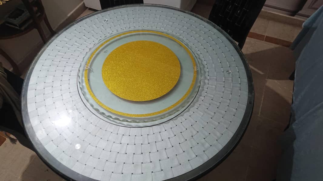 Dining table 0