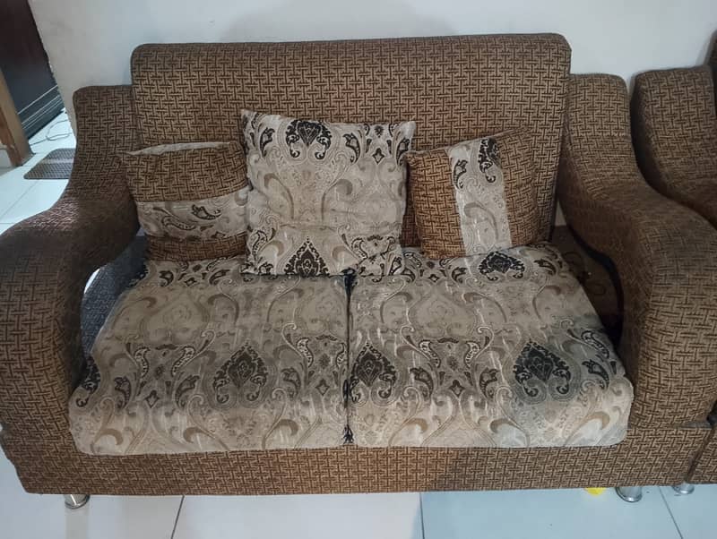 Solid sofa set king style 8 seater really solid for normal using 3