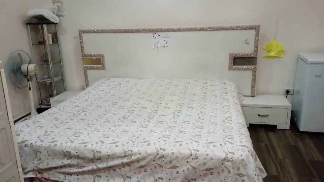 Double bed 0