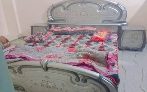 BED WITH MATTRESS AND DRESSING TABLE