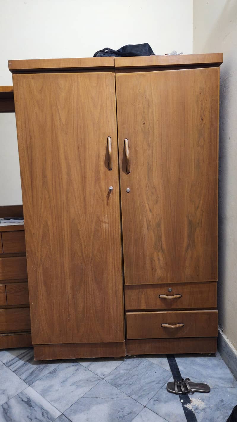 Almari and Dressing Table 2