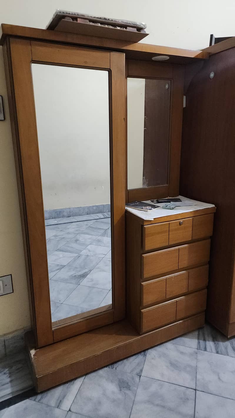 Almari and Dressing Table 9