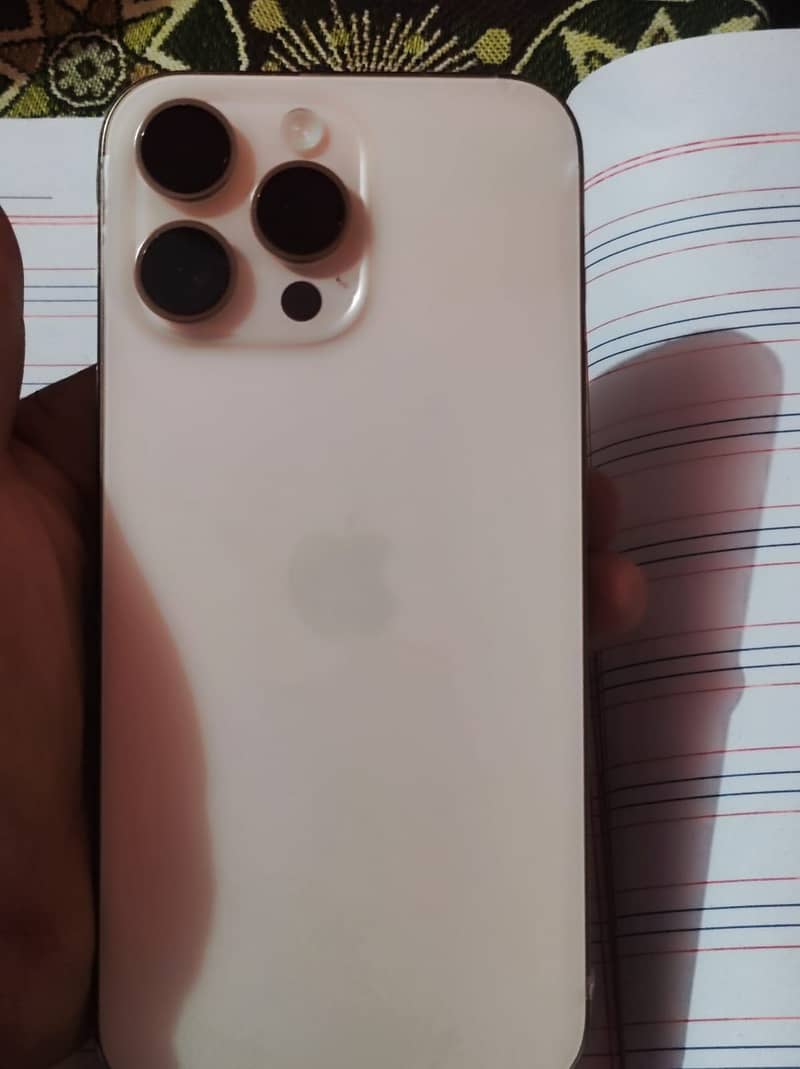 Iphone 16Pro Max 1