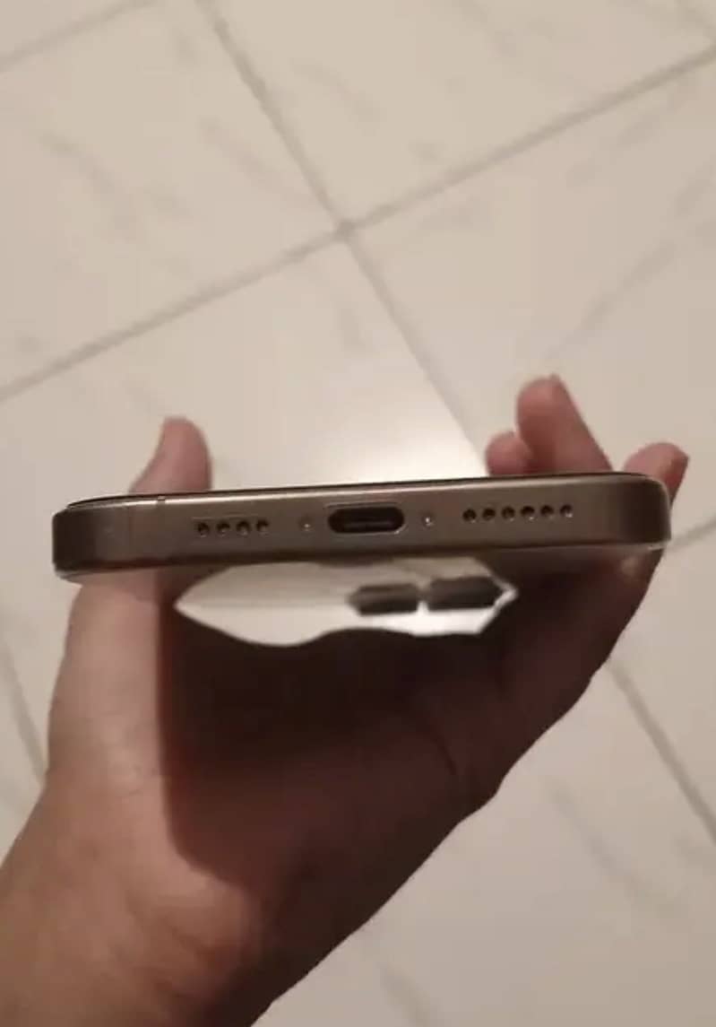 Iphone 16Pro Max 6