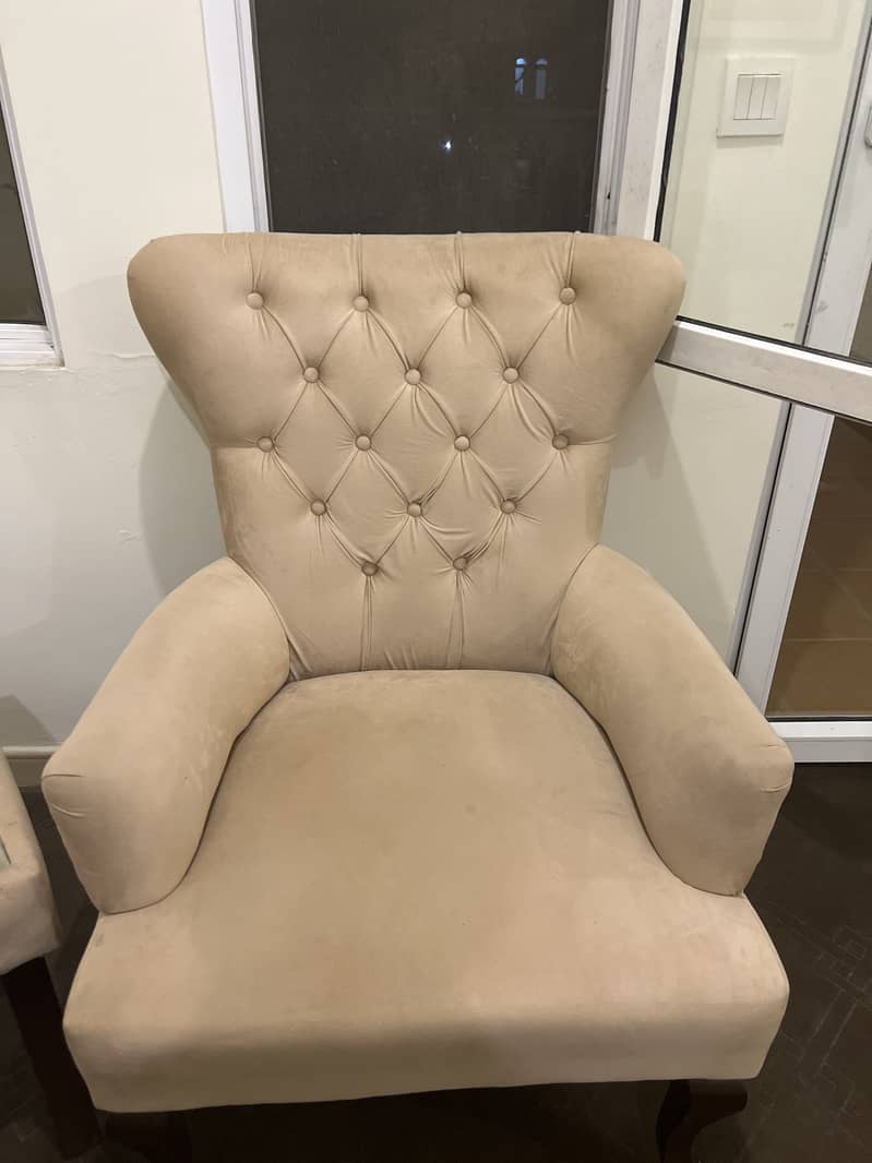 Sofa chairs plus table 1