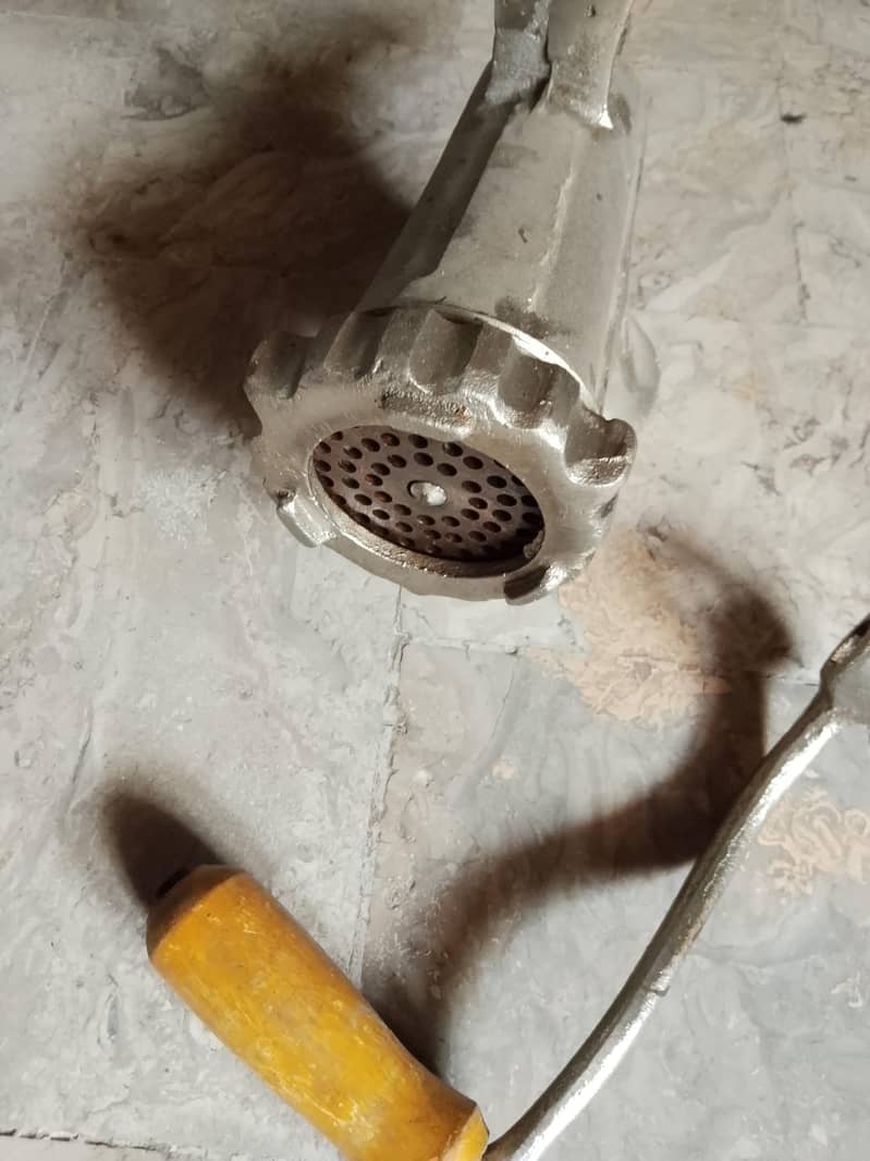 handmade grinder 0