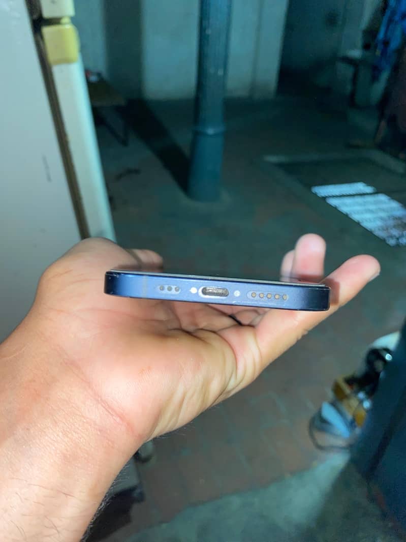 iphone 12 4