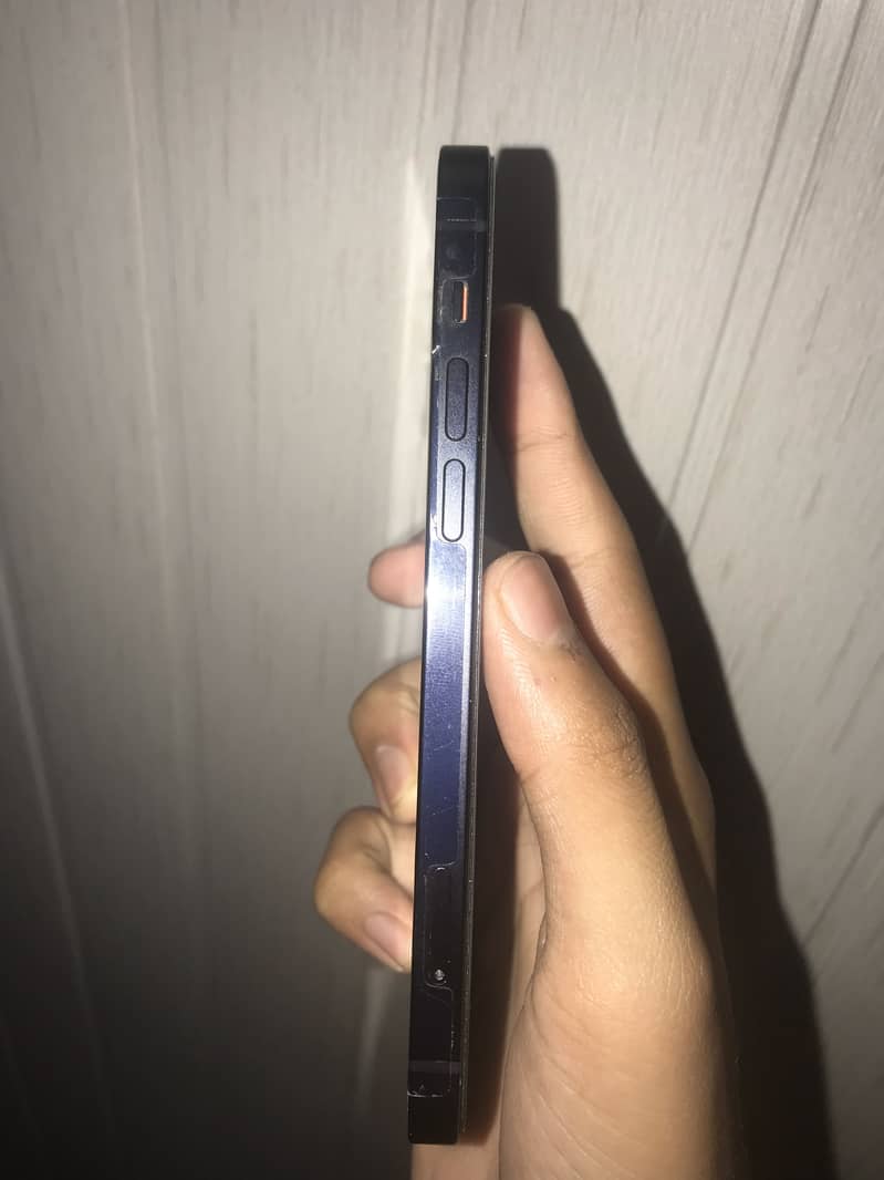 Iphone 12 4