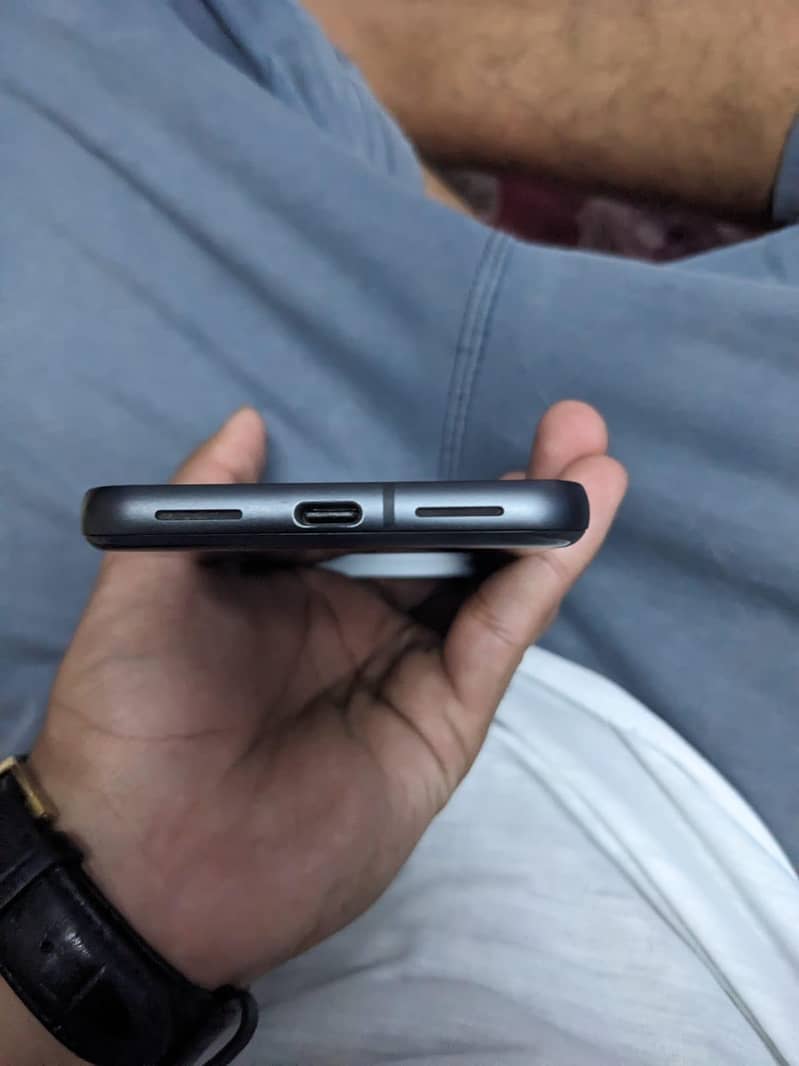 Google pixel 8 4