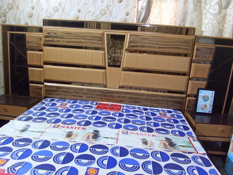 bed dresing & side table 0