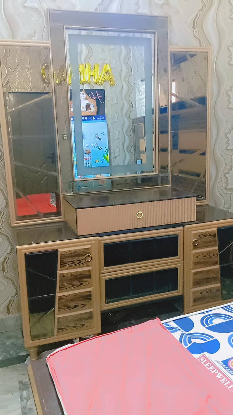 bed dresing & side table 3
