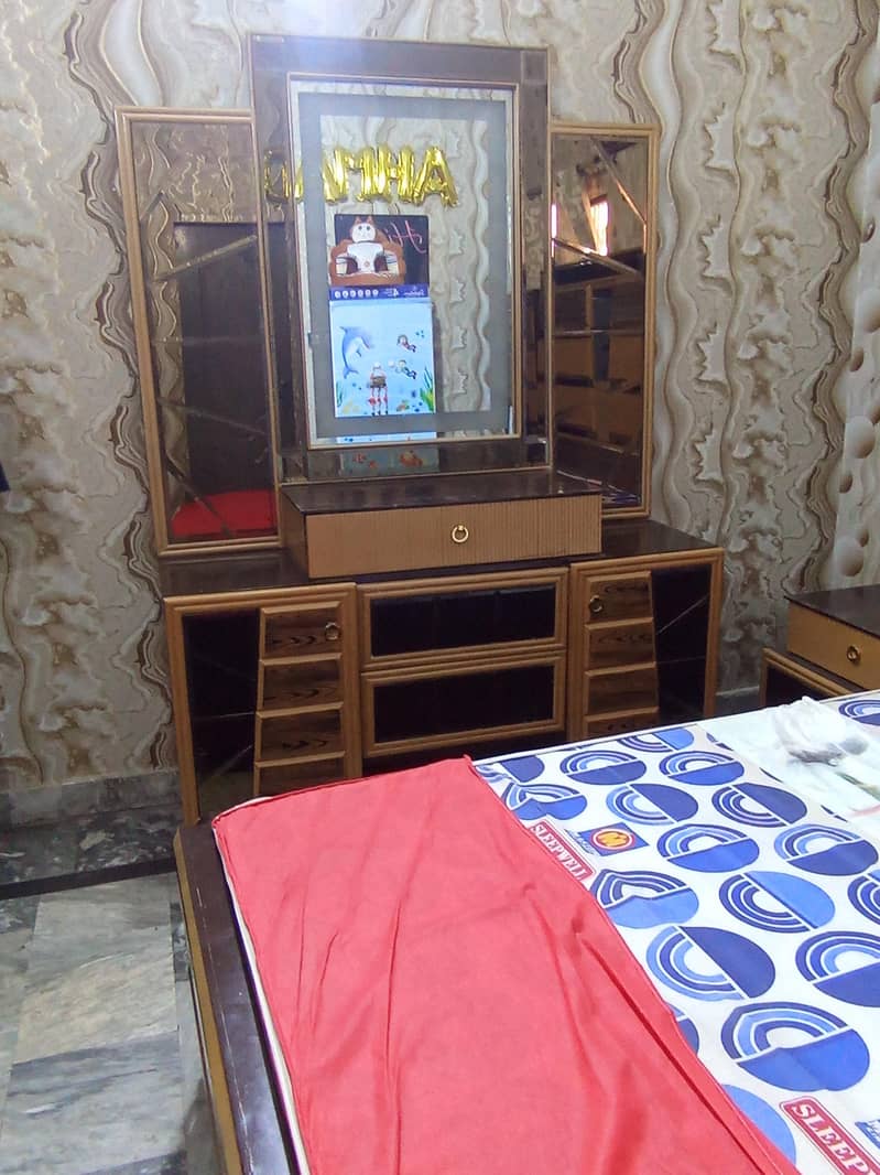 bed dresing & side table 6