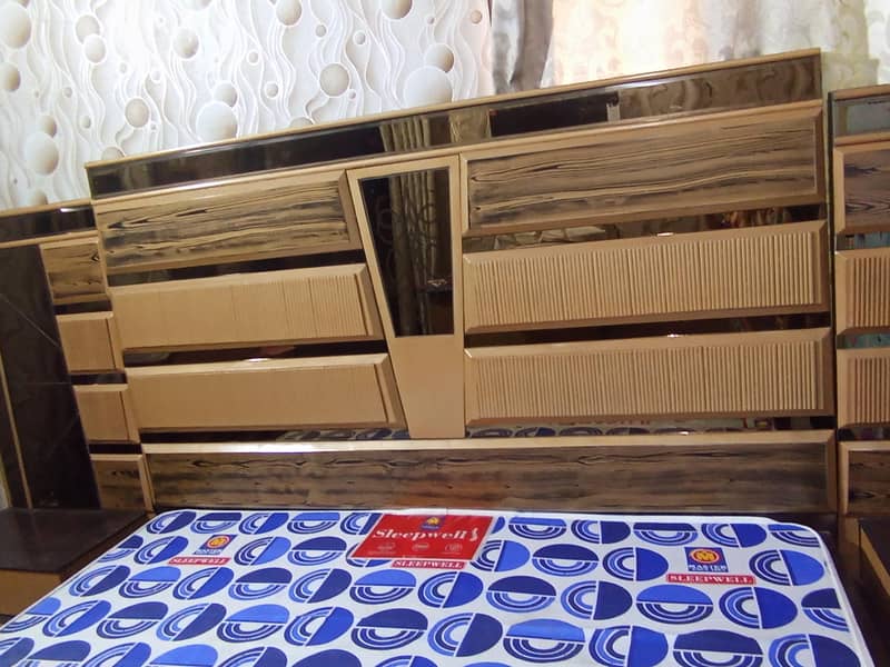 bed dresing & side table 9