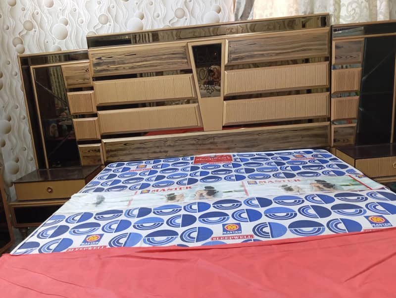bed dresing & side table 12